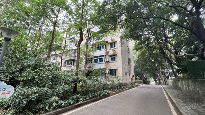 南开中学沙坪坝校区家属楼外景图