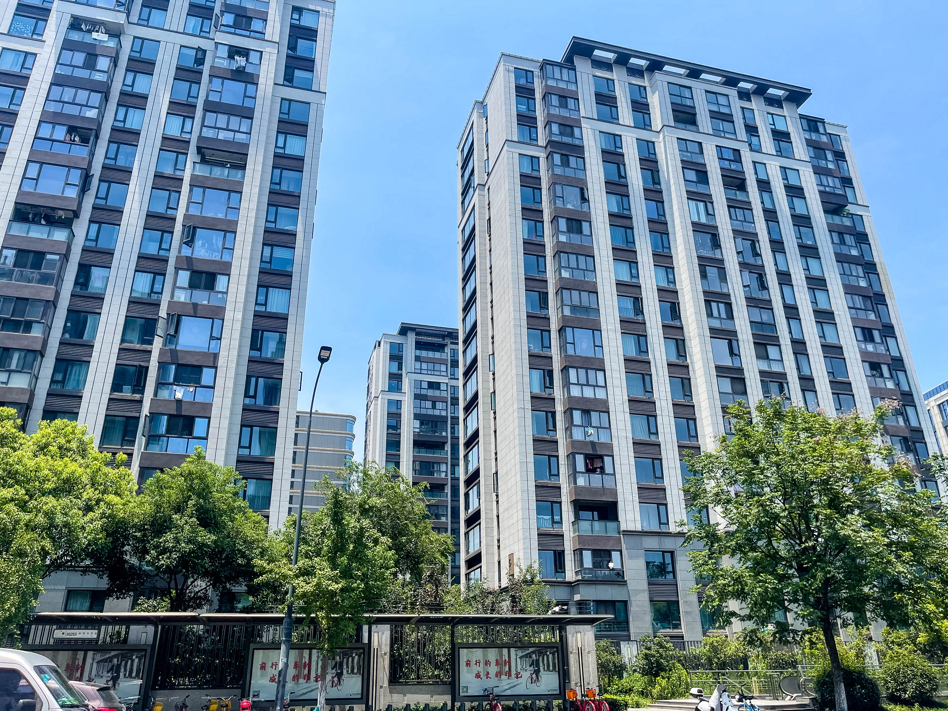 龙湖金地商置·都会公馆小区实景 3