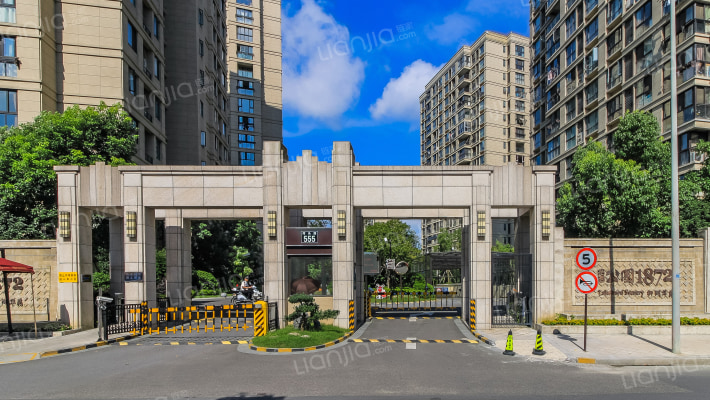 御湖华苑外景图