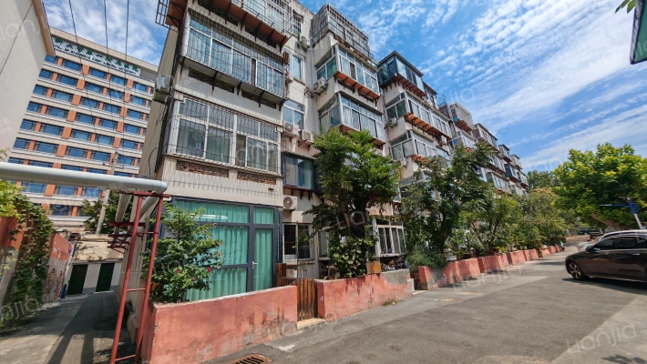 山师东路23-33号外景图