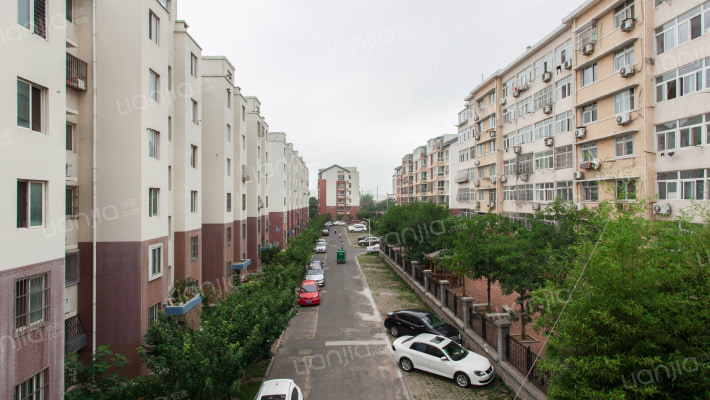 海岸阳光外景图