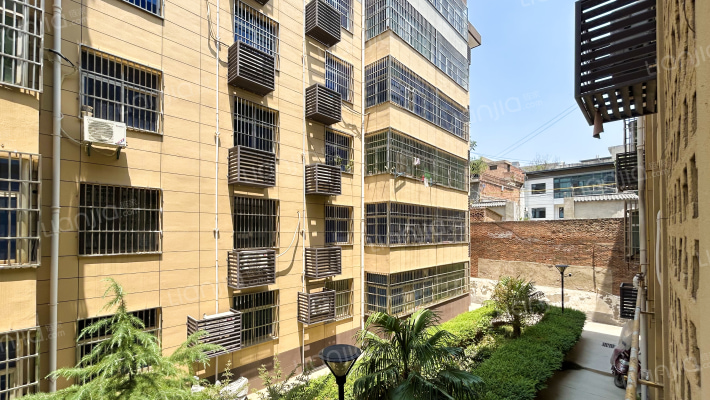 烟酒糖公司家属院外景图