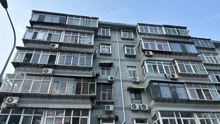 纬七路80到216号外景图