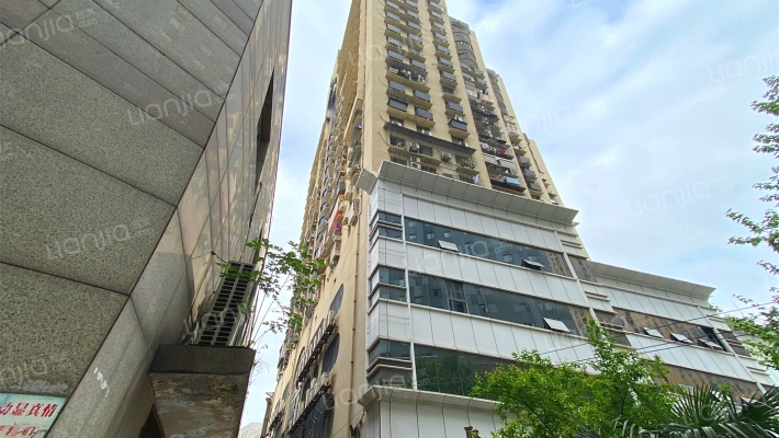 聚银大厦外景图