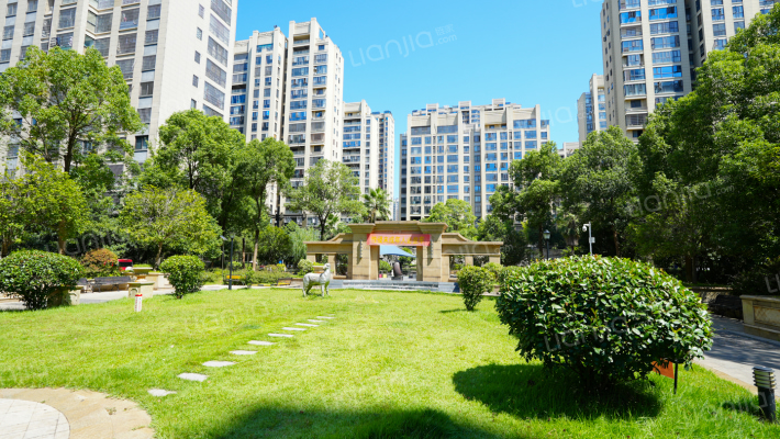 东方红郡外景图