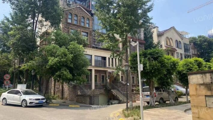 天旭逸城外景图