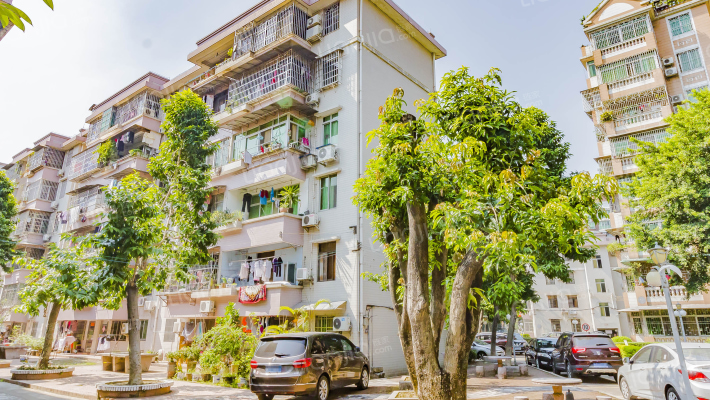 东方小区外景图