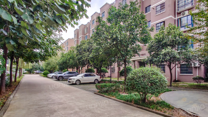 天鹅湖东区外景图