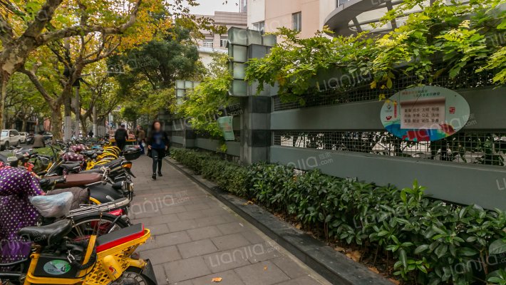 曼克顿豪庭外景图