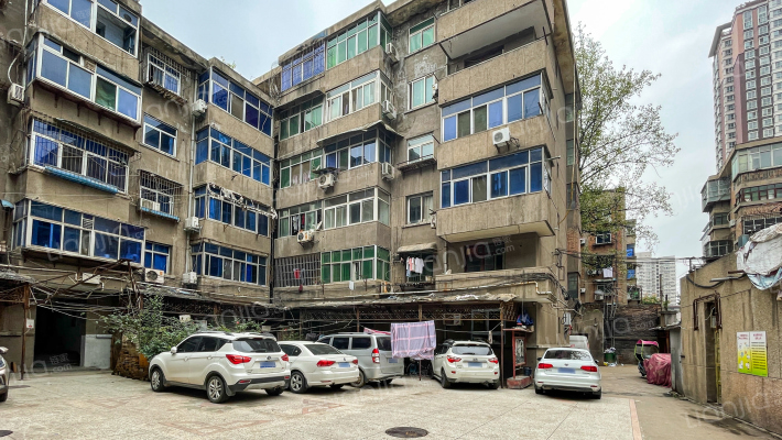 商业银行家属院外景图