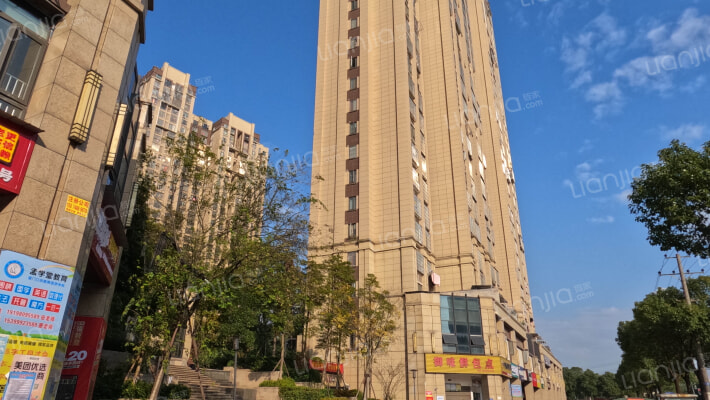 波隆城市花园外景图