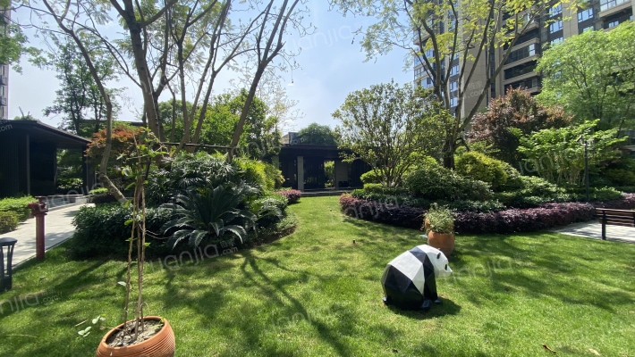 万科五龙山璞院外景图