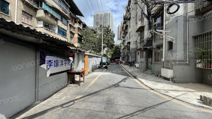 花溪大道北段外景图