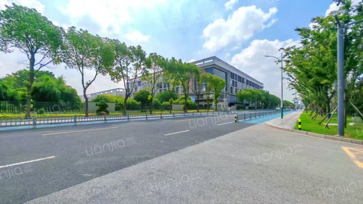 西站商贸城外景图