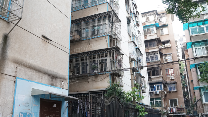 红旗区液化气站宿舍外景图