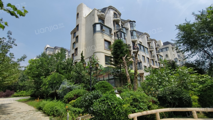 開世嘉年一期外景图