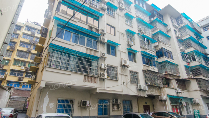 轻纺大楼外景图