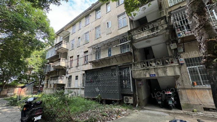 福建幼儿师范高等专科学校学生公寓B区外景图