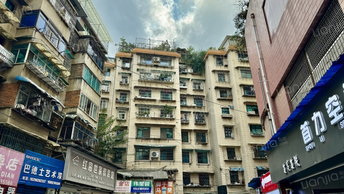 贵乌中路227号外景图