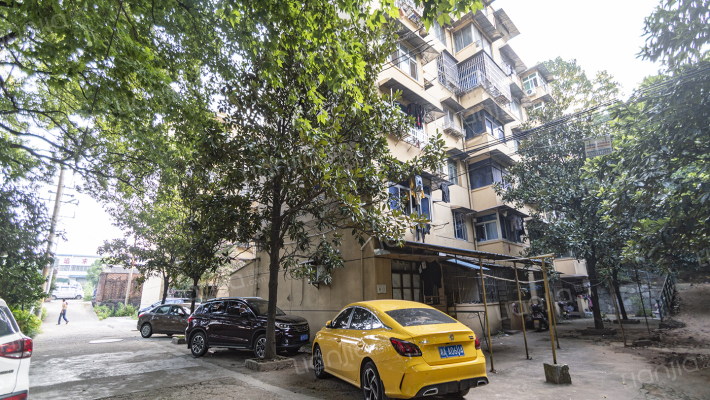 湖南湘电长泵宿舍外景图