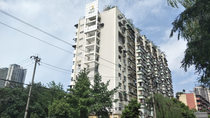 在水一方外景图