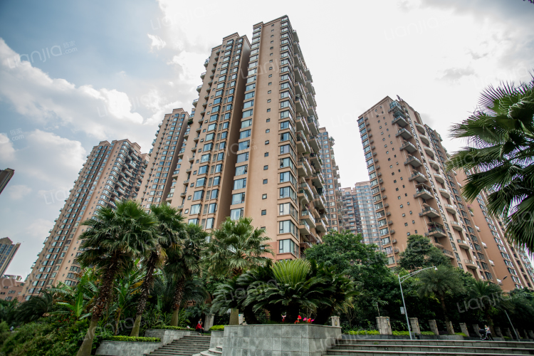 比华利国际城一期