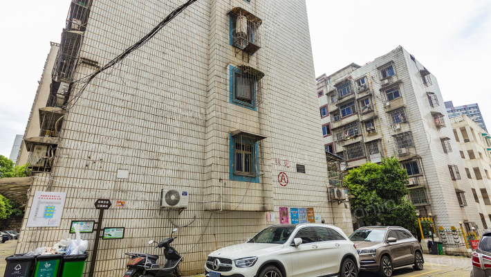 爱地林苑外景图