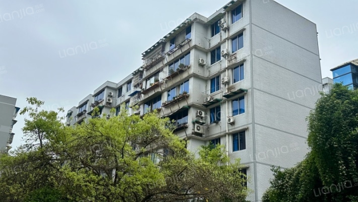 法院宿舍外景图