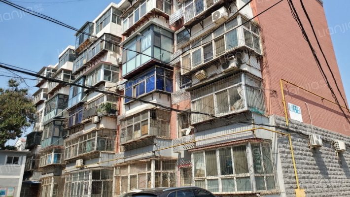 华新路劳动就业局宿舍外景图