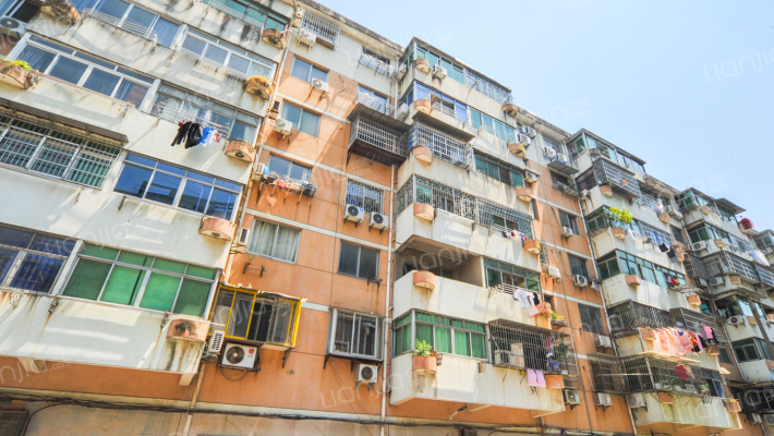 安石路公交宿舍外景图