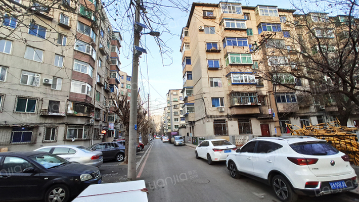 建大一小区外景图