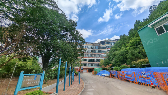 开元圣华山庄外景图