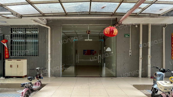 云山晓苑外景图