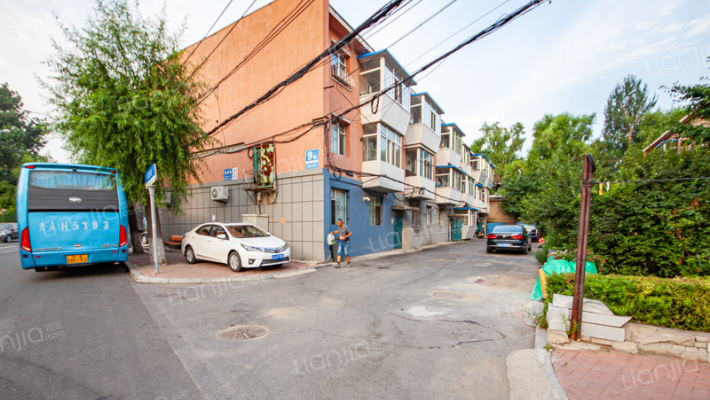 湖滨小区外景图