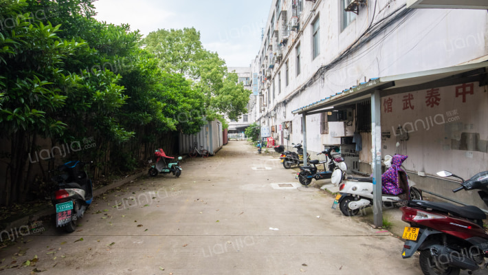 松花江白领公寓外景图