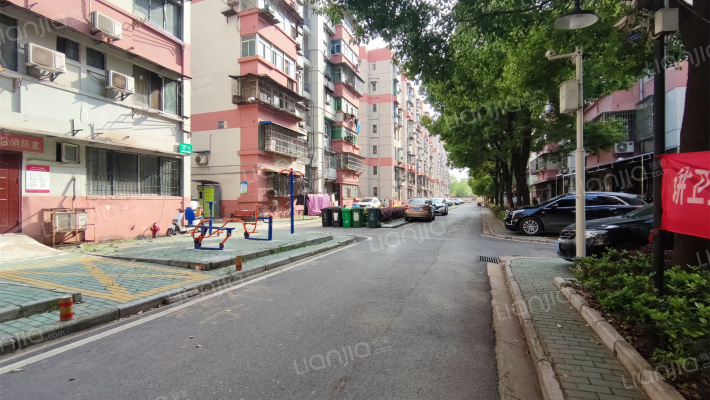 武汉石化第三生活小区外景图