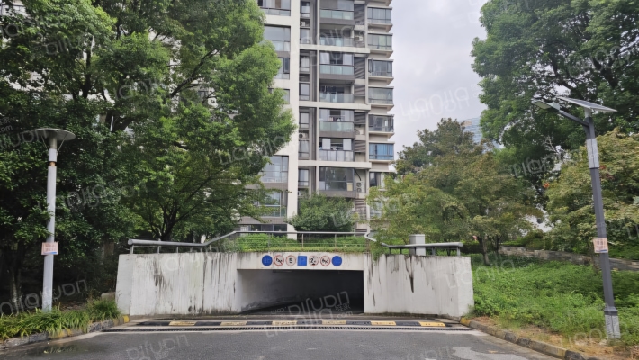 青山绿庭一区外景图