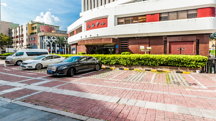 金融中心外景图