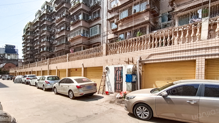 致美公寓外景图