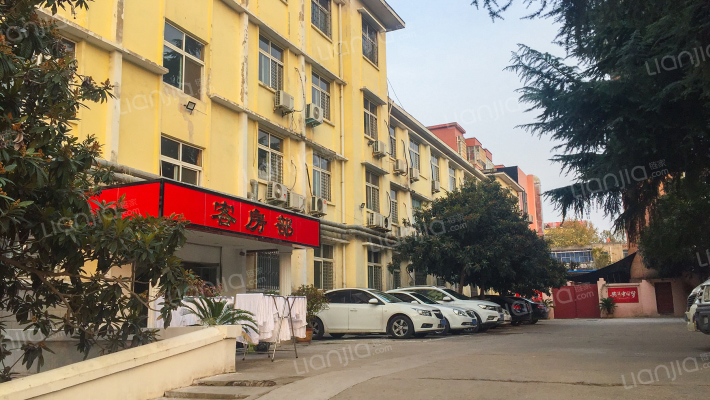 地质勘察家属院外景图