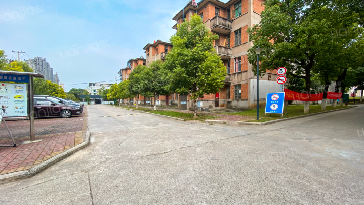 铁四局家属院外景图