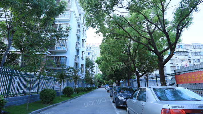 地矿局327队生活区外景图