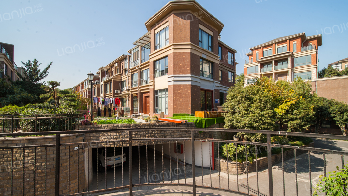 天地墅园外景图