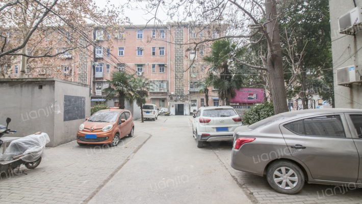 群英路22号院外景图