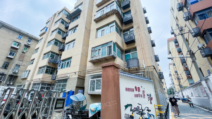 建东街13号楼外景图