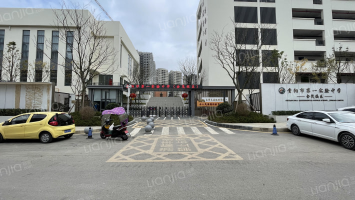 金茂·观山湖外景图