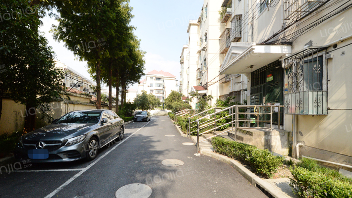 海三小区外景图