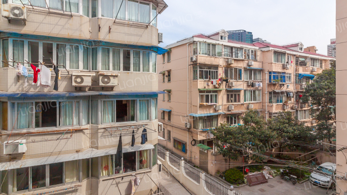 中包公寓外景图