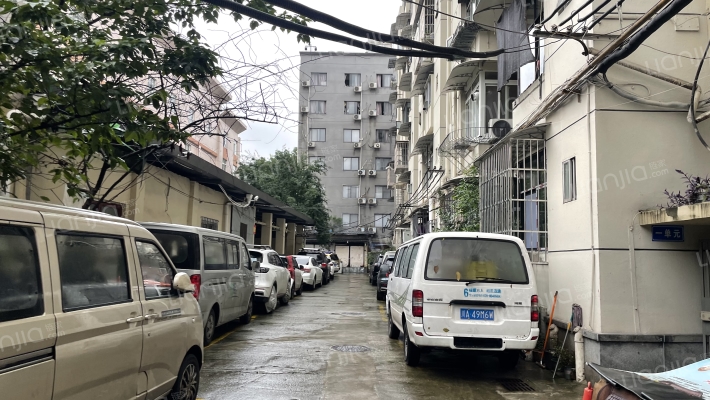 洛阳路125号院外景图