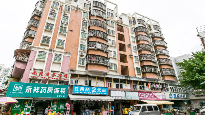 南头花园中南苑外景图